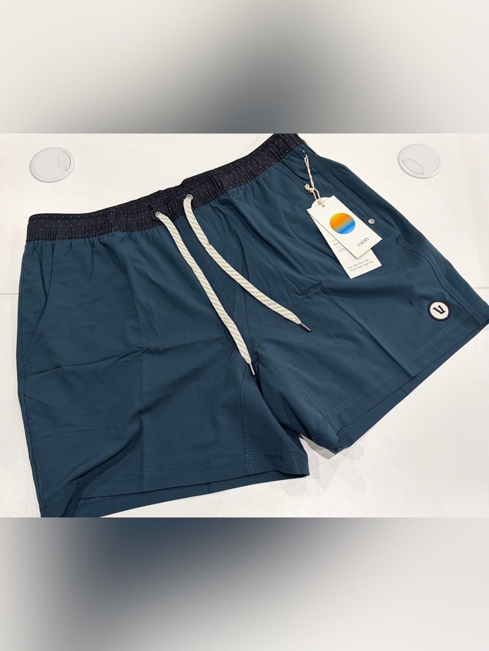 Vuori Men's XL Kore Short Lined 5" Indigo Blue NWT Built-in Boxer Brief